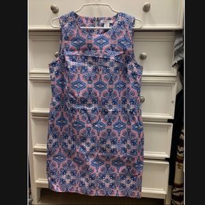 Women’s patterned shift dress
